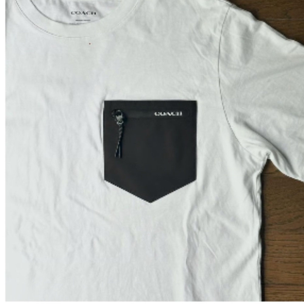Coach White and Black Short Sleeve Tee size small